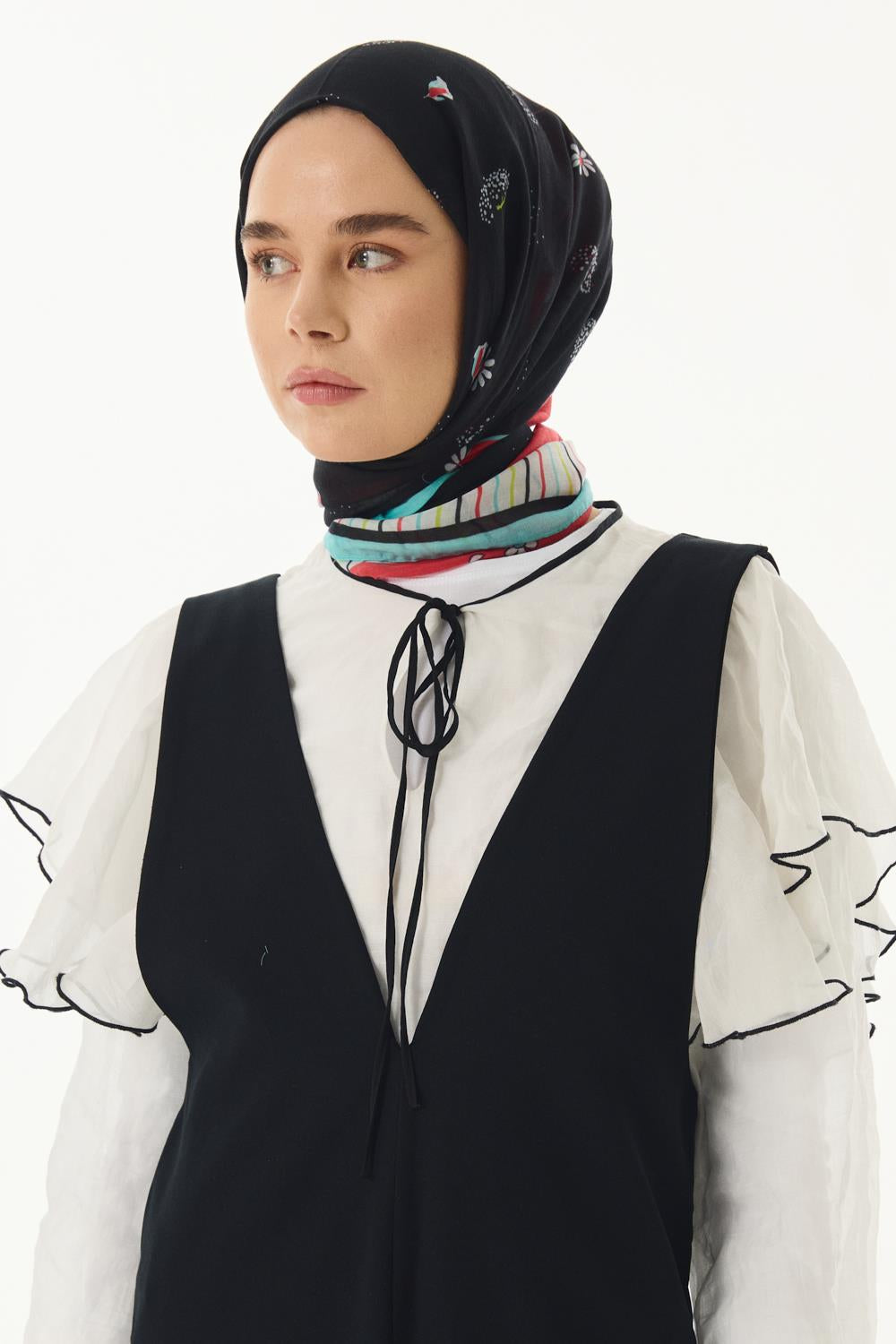 Abelia siyah papatya desen pamuklu şal | Renk: Siyah