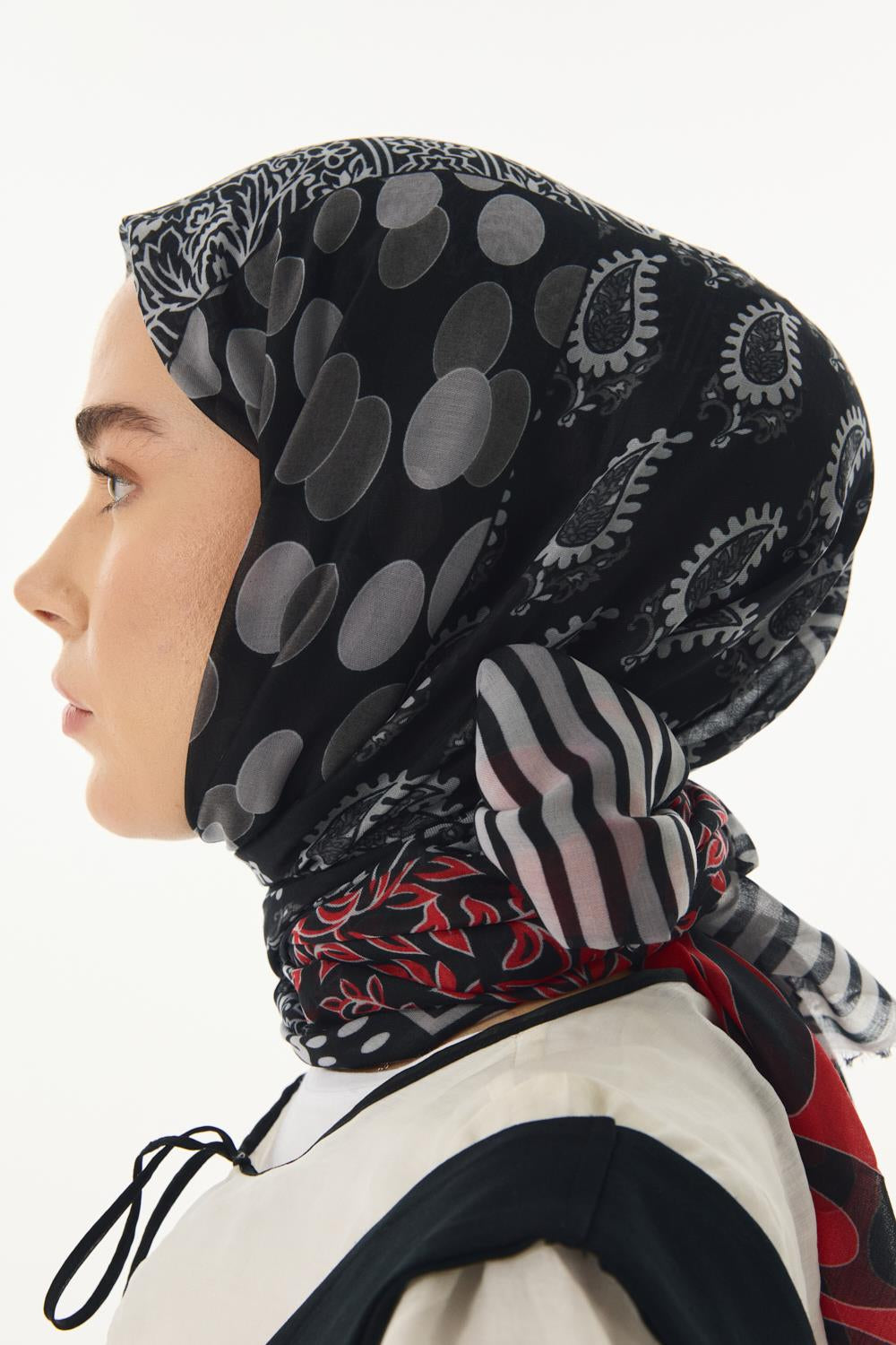 Adalie siyah geometrik çiçek desen pamuklu şal | Renk: Siyah