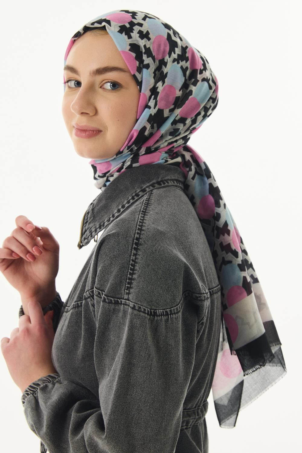 Amy siyah-pudra grafik desen pamuklu şal | Renk: Siyah-pudra