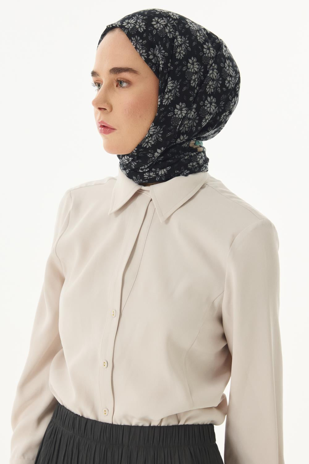 Daisy siyah çiçek desen pamuklu şal | Renk: Siyah