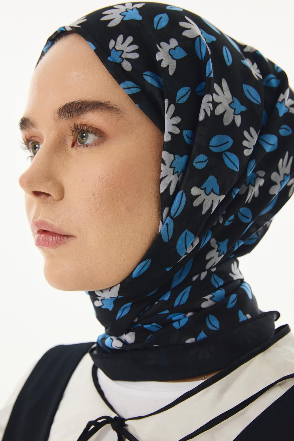 Farah siyah çizgi karakter desen pamuklu şal | Renk: Siyah