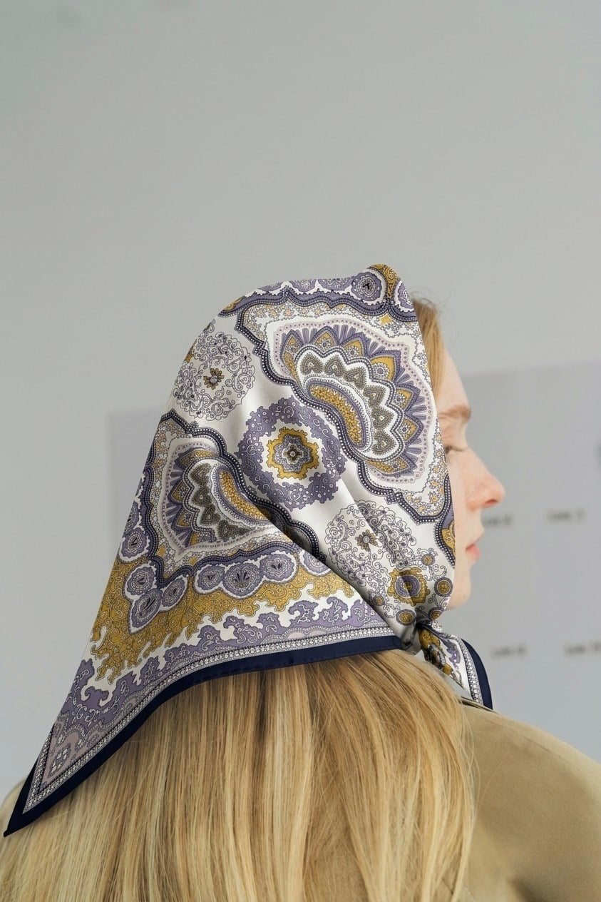 Golden paisley %100 ipek fular 65x65cm | Renk: Standart