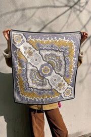 Golden paisley %100 ipek fular 65x65cm