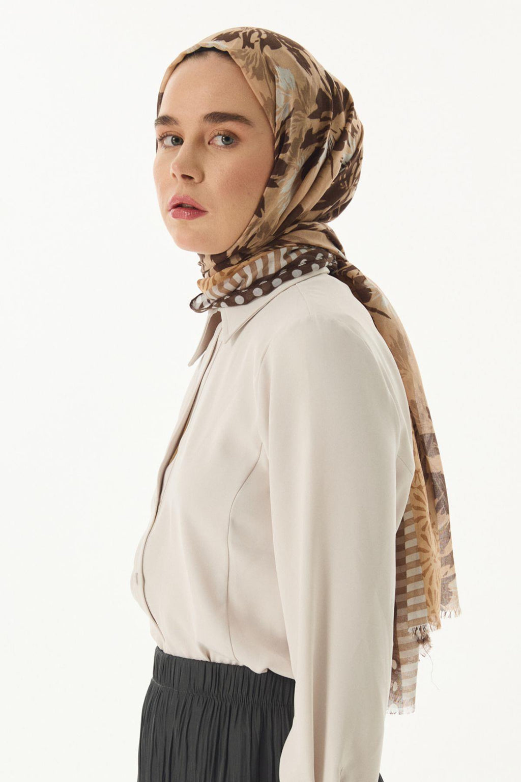 Grace kahverengi çiçek desen pamuklu şal | Renk: Kahverengi