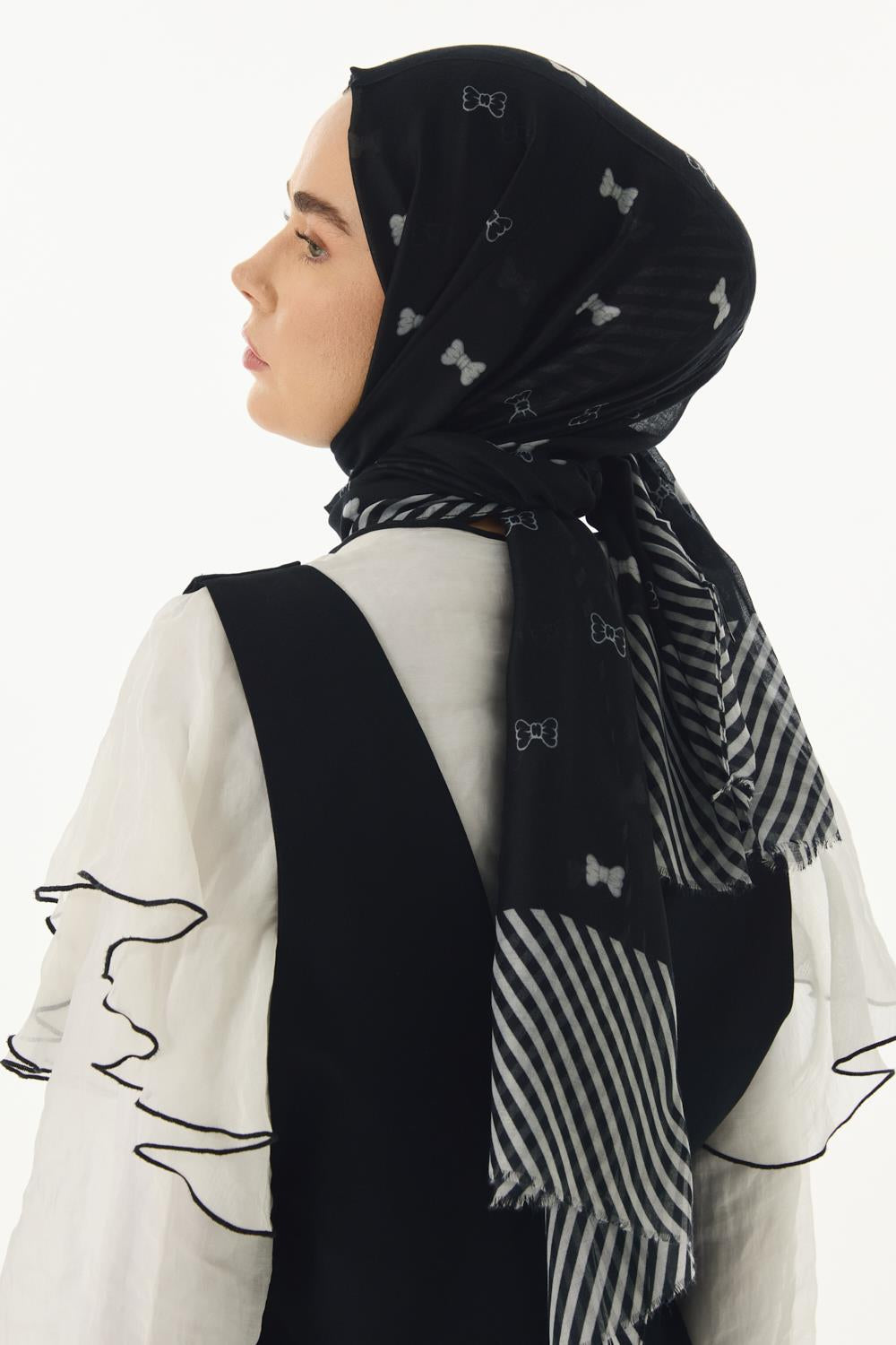 Holly siyah fiyonk desen pamuklu şal | Renk: Siyah