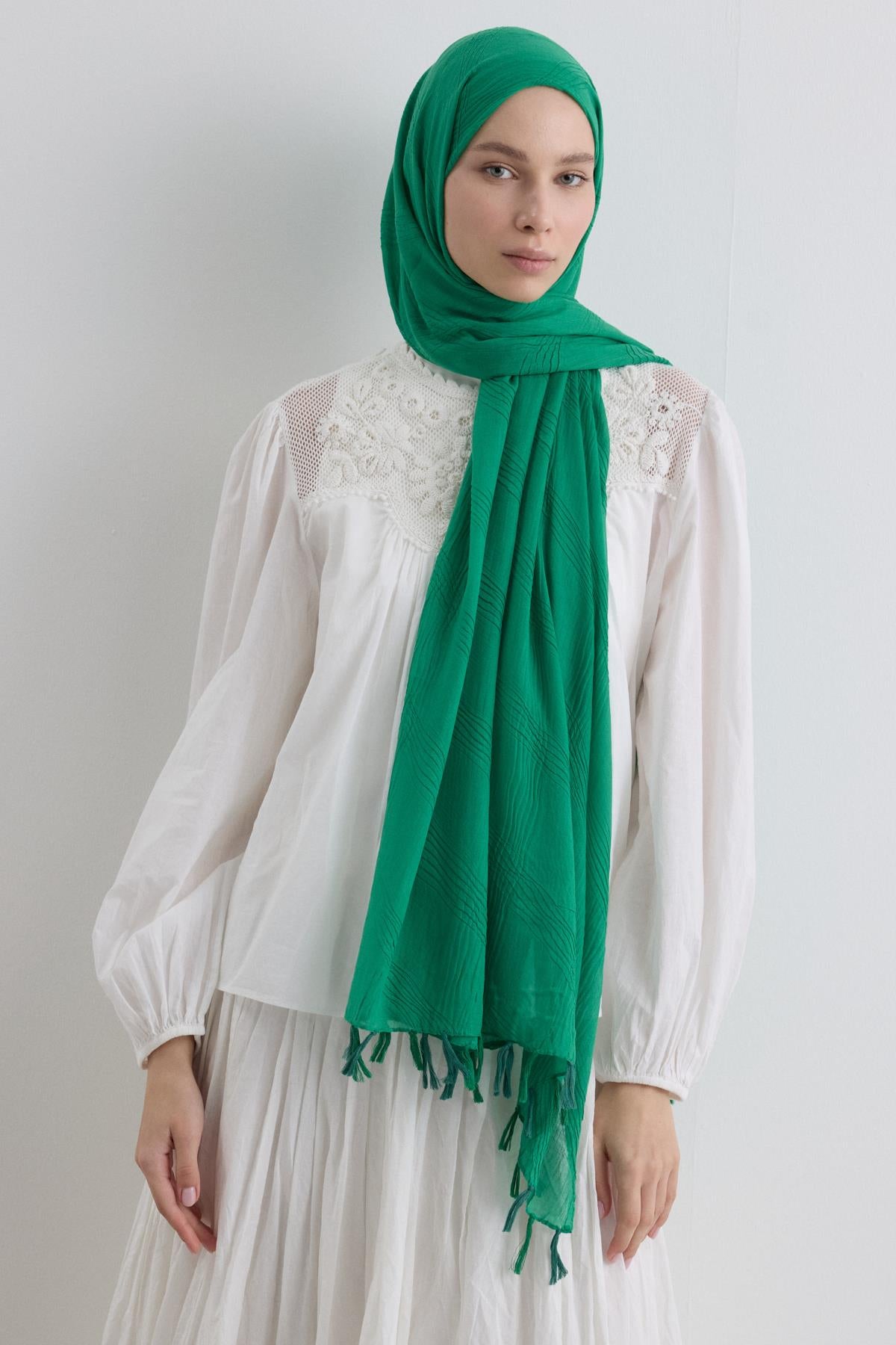 Lilyum benetton saçak püsküllü pamuklu şal | Renk: Benetton