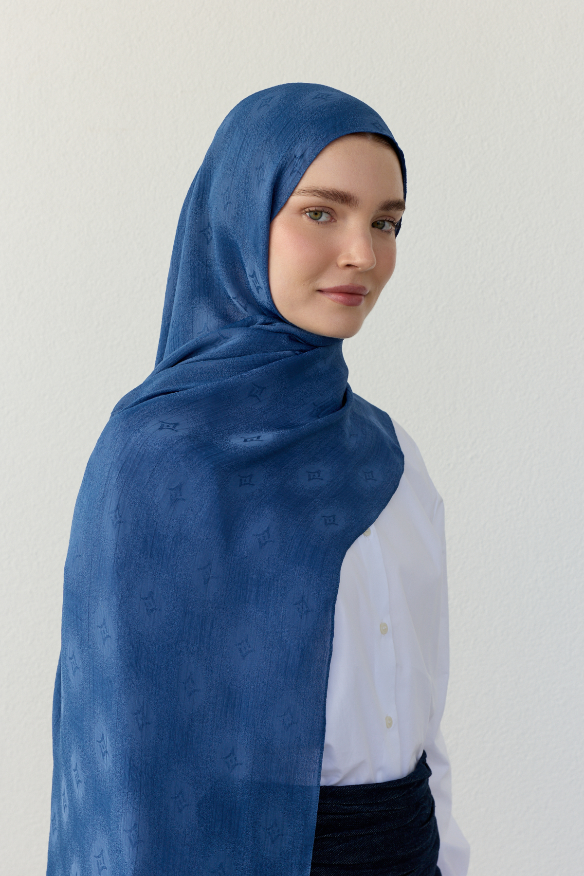 Luna yıldız jakarlı indigo mavi şal | Renk: Hakiindigo mavi