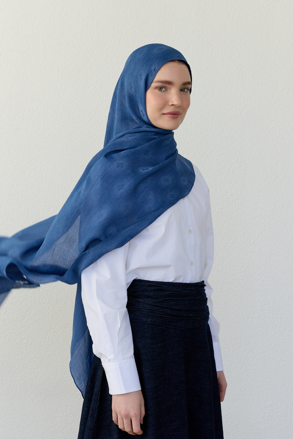 Luna yıldız jakarlı indigo mavi şal | Renk: Hakiindigo mavi