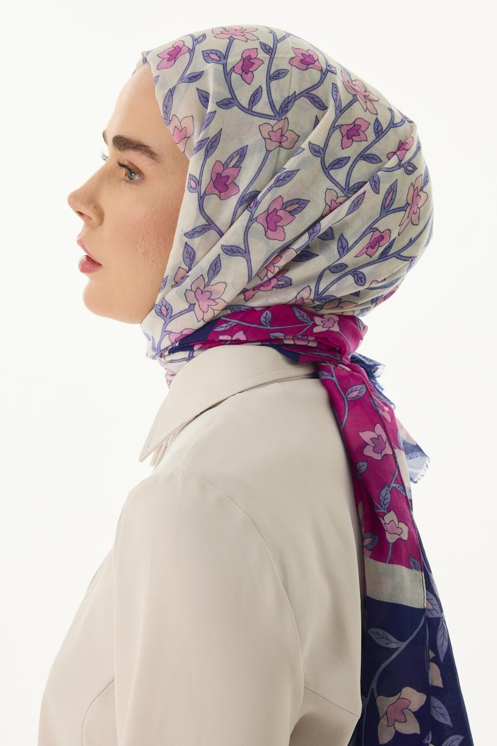 Rose fuşya-lacivert çiçek desen pamuklu şal | Renk: Fuşya lacivert