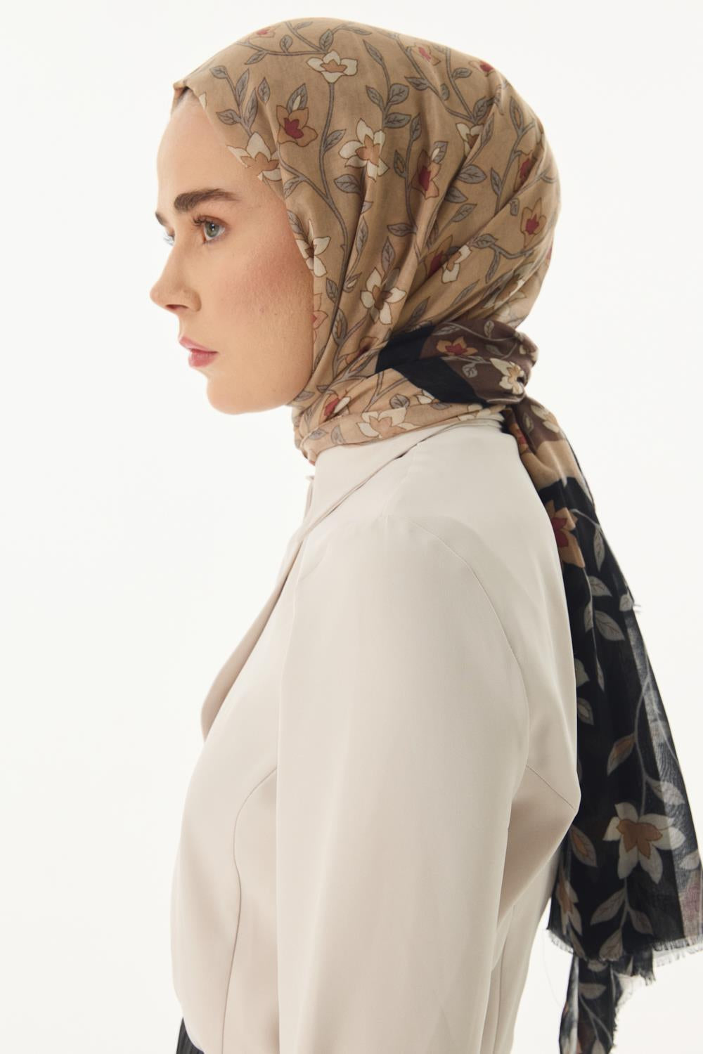 Rose siyah -kahve çiçek desen pamuklu şal | Renk: Siyah kahve